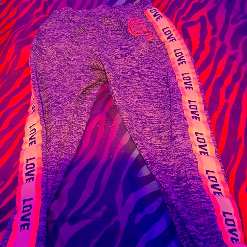 Sweatpaint with love on the side